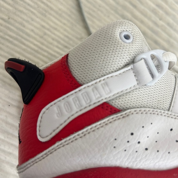 Jordans 2’s size 3Y - Picture 7 of 7